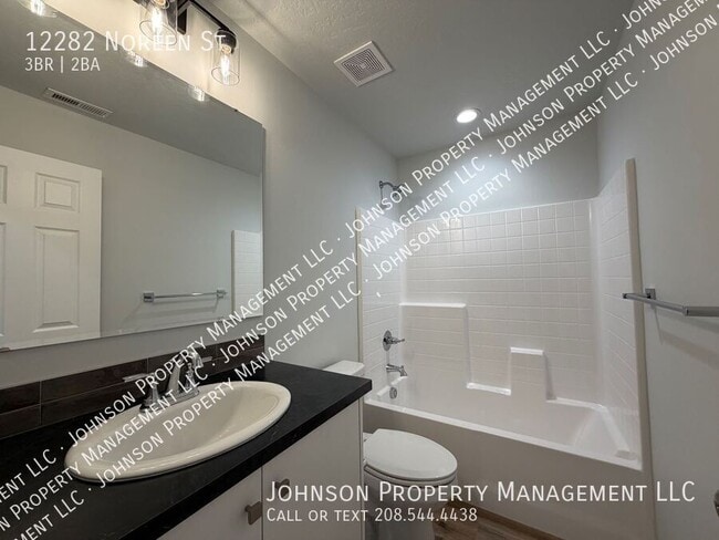 Building Photo - 12282 Noreen St