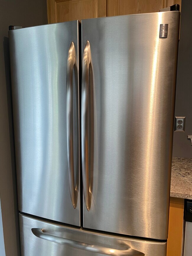 Building Photo - 425 Atlanta Ct