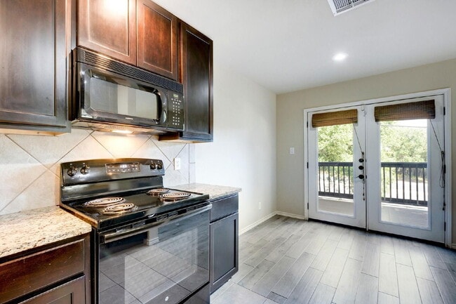 Building Photo - 6700 Cooper Ln