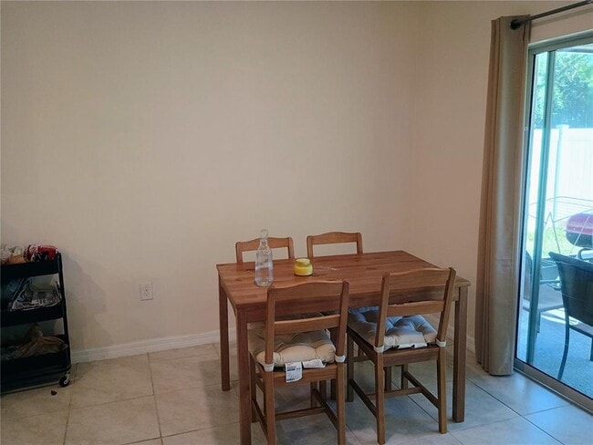 Building Photo - 1925 Chautauqua Ln