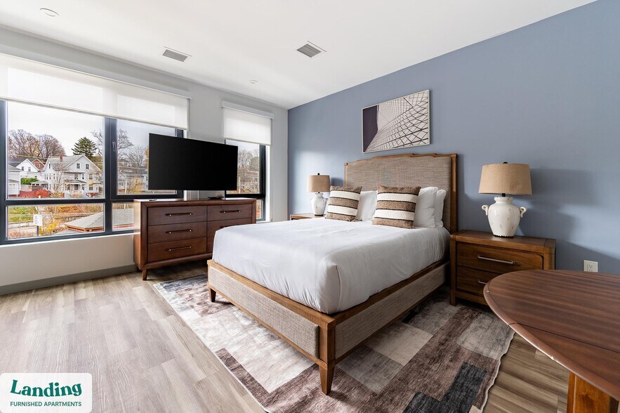 Primary Photo - 39 Railroad Ave