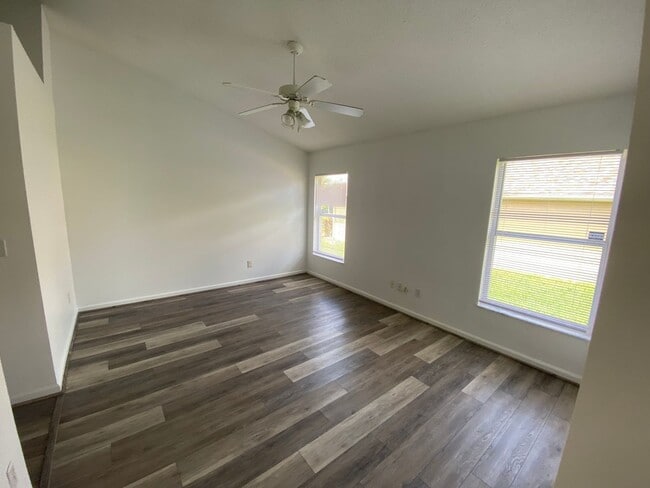 Building Photo - 15718 Bay Vista Dr