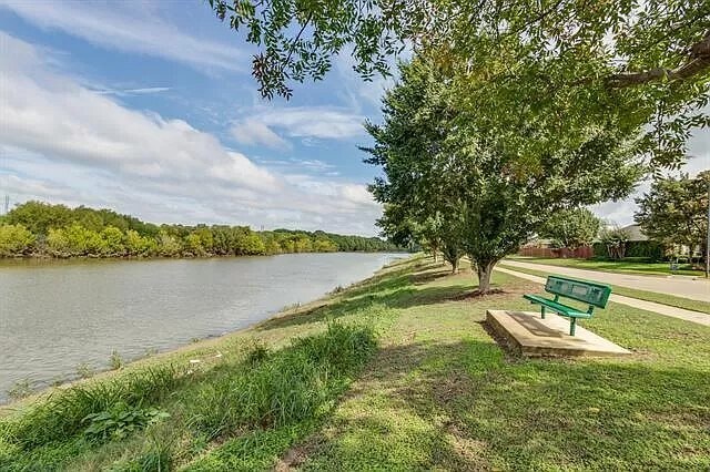 Building Photo - 1400 Lyra Ln