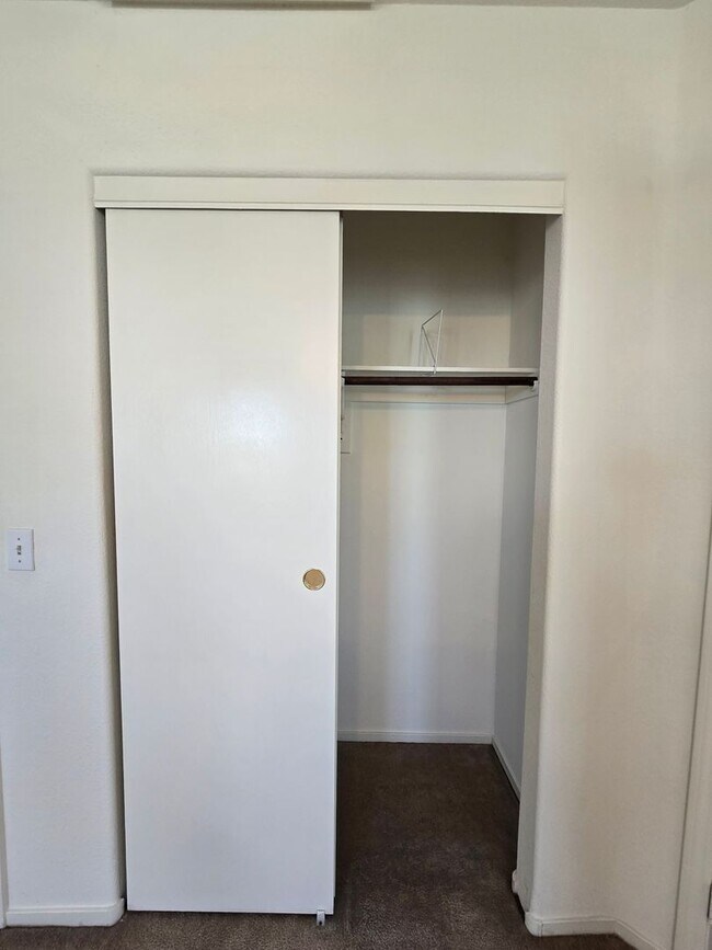 Building Photo - A FABULOUS 3 Bedroom home in desirable Silverado Ranch!