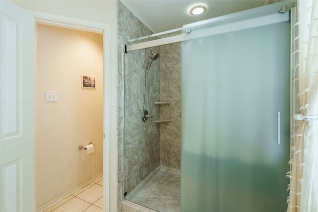 Building Photo - 2 Mystic Glade Ct