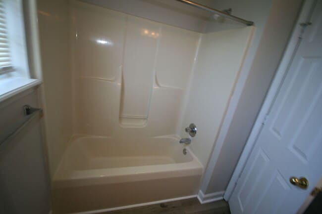 Building Photo - North Point Townhome                   260408