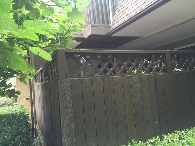 Building Photo - Modern 3BR Condo in Finley Forest – Prime Chapel Hill Location near UNC & RTP