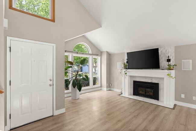 Building Photo - West Beaverton, 3 Bedroom, 2.5 Bath on Large Lot