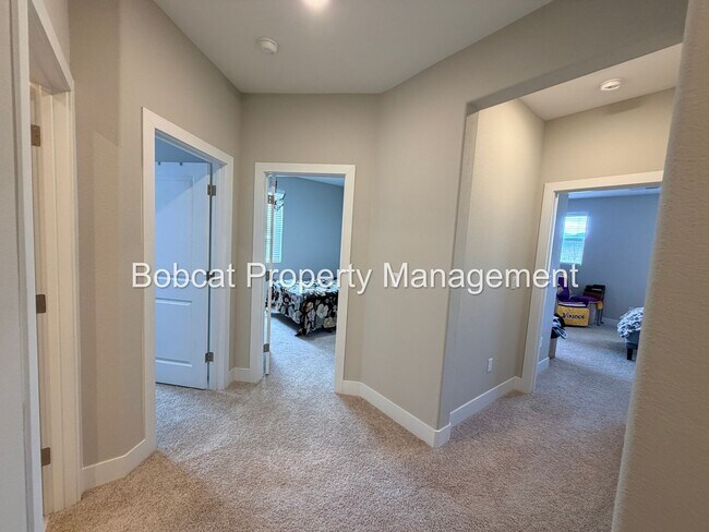 Building Photo - Stylish Corner Lot Townhome with No Rear Neighbors