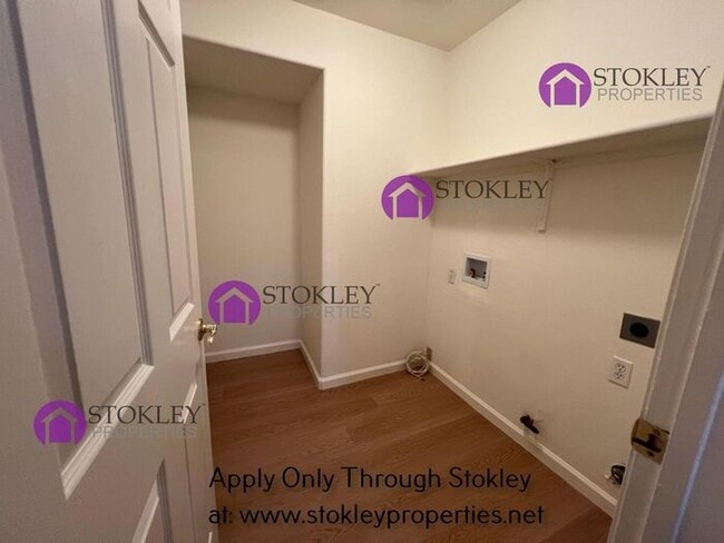 Building Photo - 1 Addison Ct