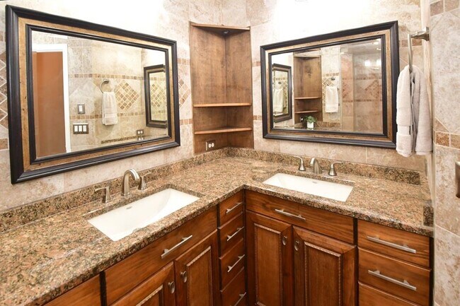 Building Photo - 4667 Mirabella Ct