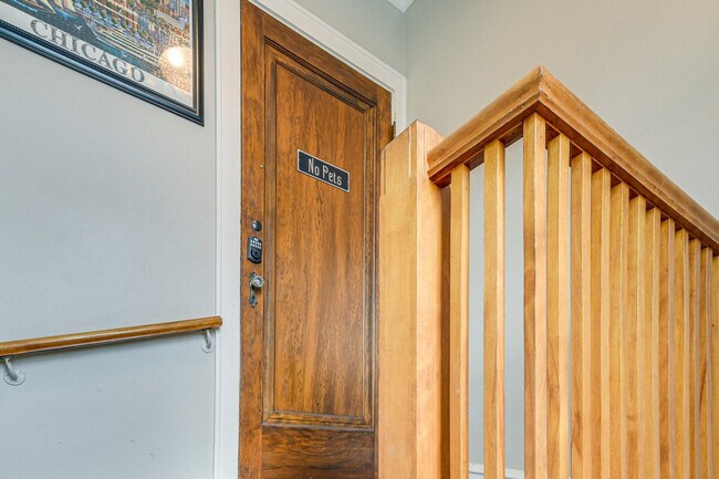 Building Photo - 1538 Fowler Ave