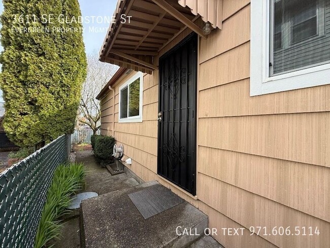 Building Photo - 3611 SE Gladstone St