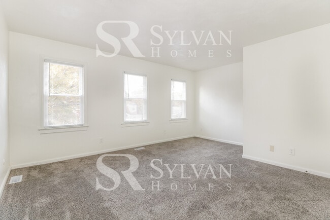 Building Photo - You will love this beautiful 3BR 2BA home