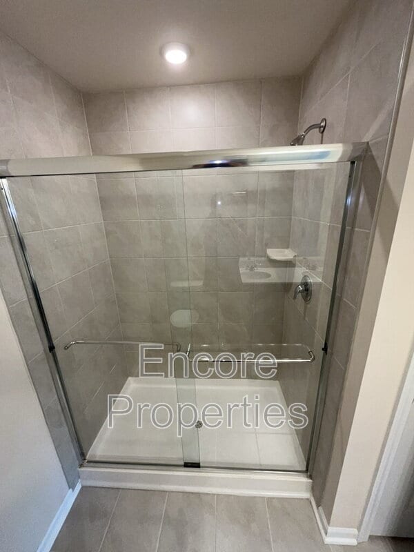 Building Photo - 305 Ribbon Rail St