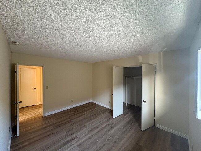 Building Photo - 16902 Hoskins Lane