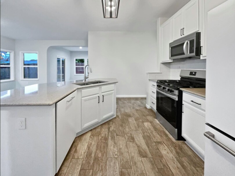 Building Photo - 7525 Muirfield Way