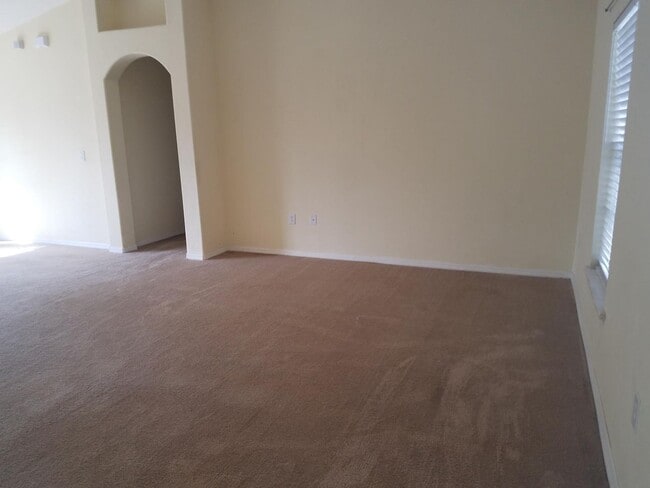 Building Photo - Beautiful Home Off of Sunshine Blvd Lehigh...