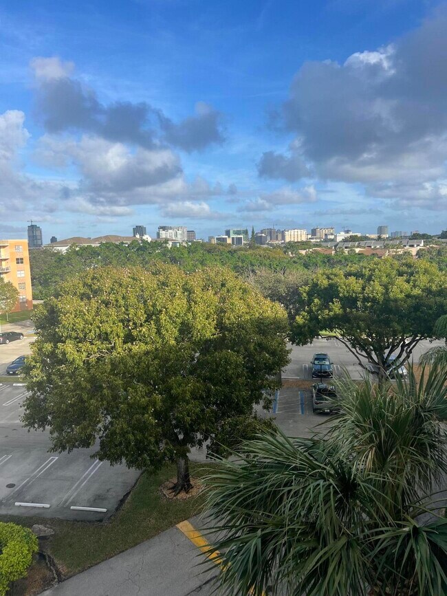 Building Photo - 500 Executive Center Dr