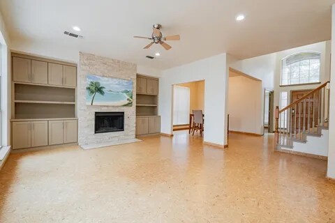 Building Photo - 300 Turtle Ct