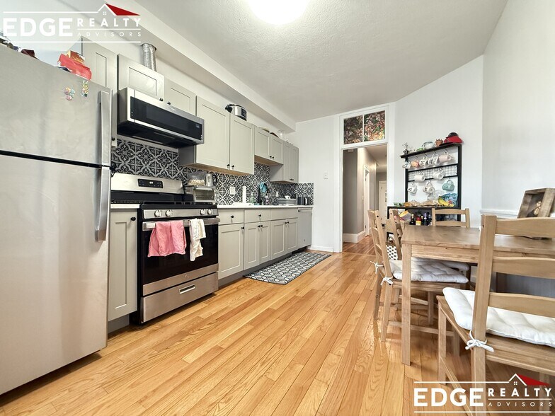 Building Photo - 183 High St