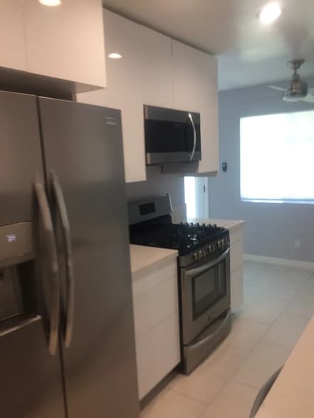 Building Photo - 300 W Via Escuela Apartments