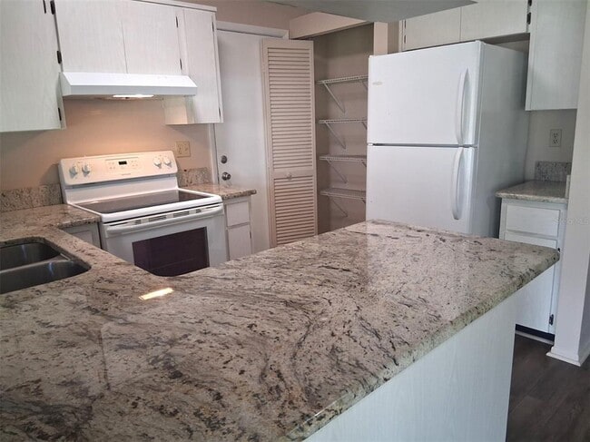Building Photo - 13104 Serpentine Dr