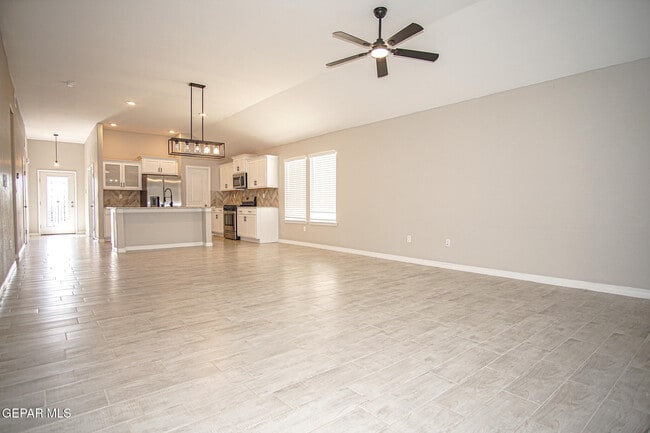 Building Photo - 644 Paseo Musical St