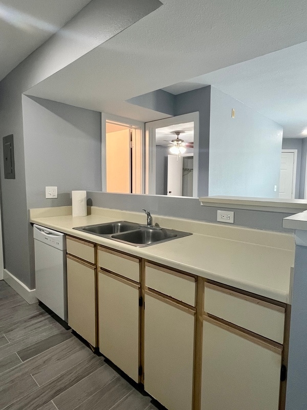 Building Photo - 3034 Parkway Blvd