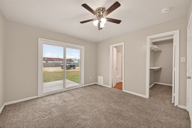 Building Photo - 10 Ferguson St