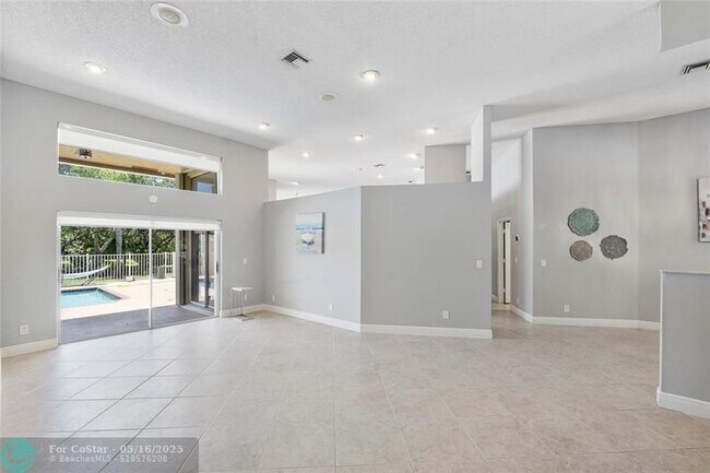 Building Photo - 10434 NW 6th Ct