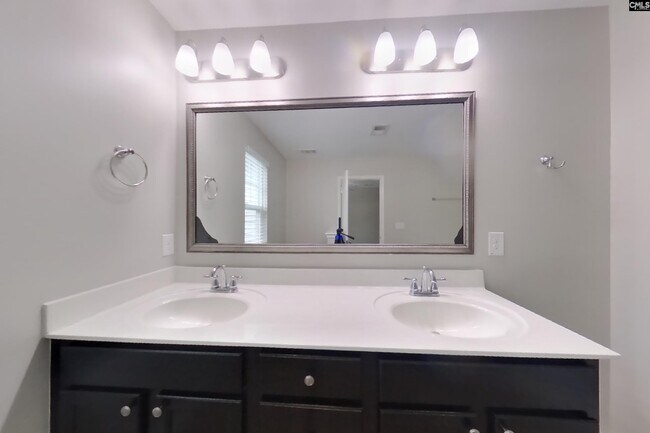 Building Photo - 409 Eastfair Dr