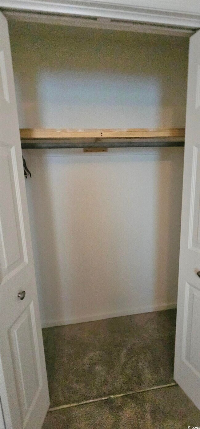 Building Photo - 1711 Fawn Vista Dr N