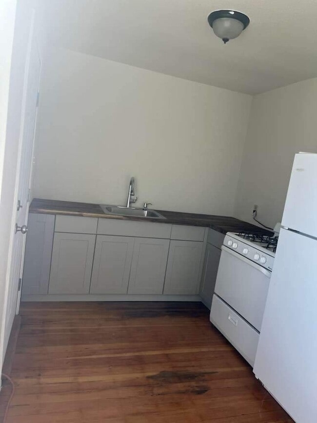 Building Photo - 4016 Tompkins Rd