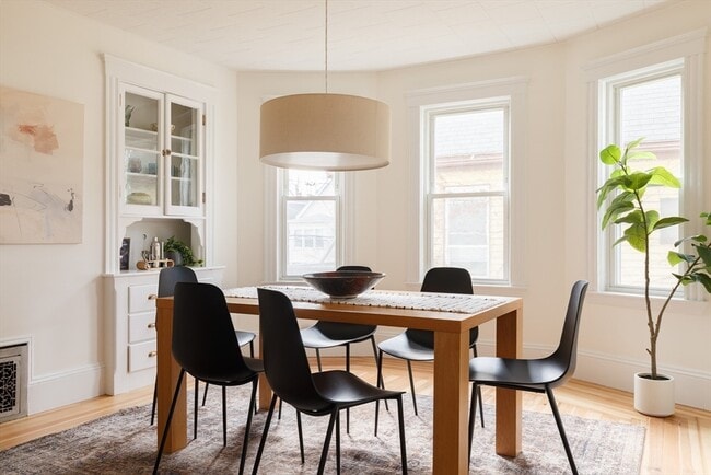 Building Photo - 250 Walden St