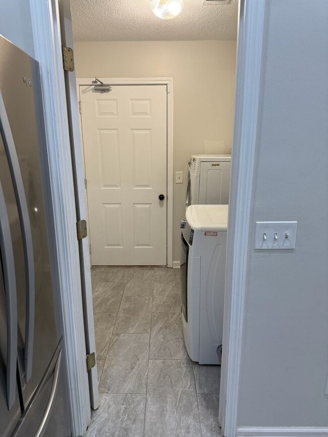 Building Photo - Beautifully Updated 4-Bedroom Home in Pooler, GA