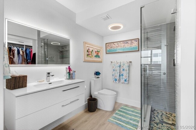 Building Photo - 1236 Hillsboro Mile