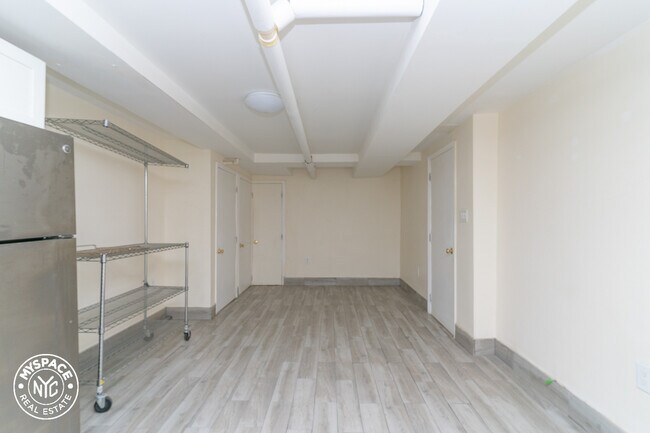 Building Photo - 79 Underhill Ave