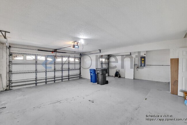 Building Photo - 18233 Cypress Haven Dr