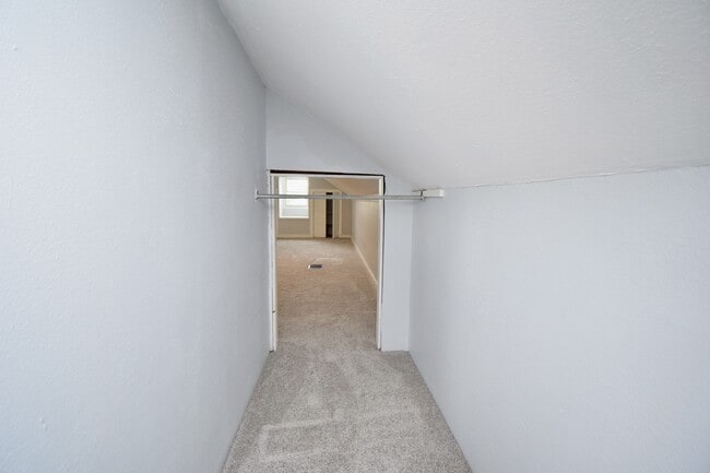 Building Photo - 1701 Sundale Ave