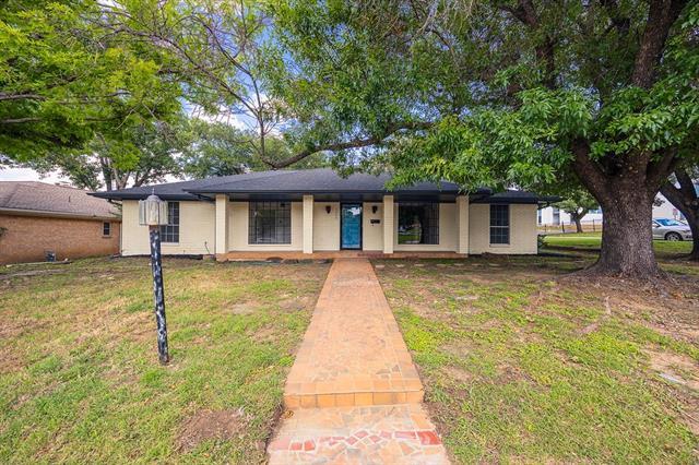 Building Photo - 6509 S Hulen St