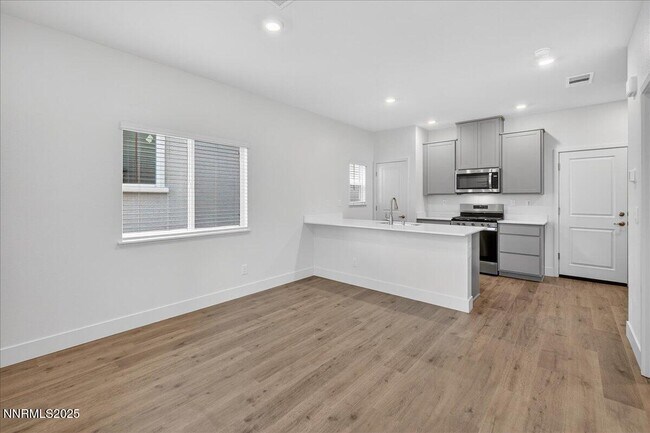 Building Photo - 1629 Icelandic Wy