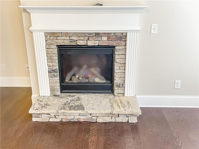 Building Photo - 5840 Zelkova Dr