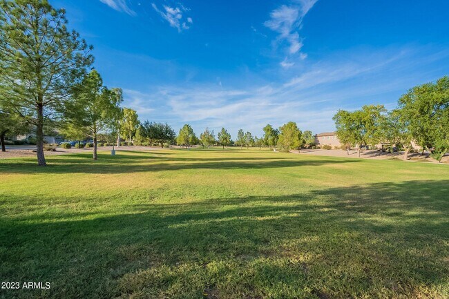 Building Photo - 4244 E Gleneagle Dr