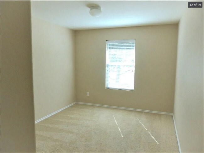 Building Photo - 5405 Crimson Oaks Dr