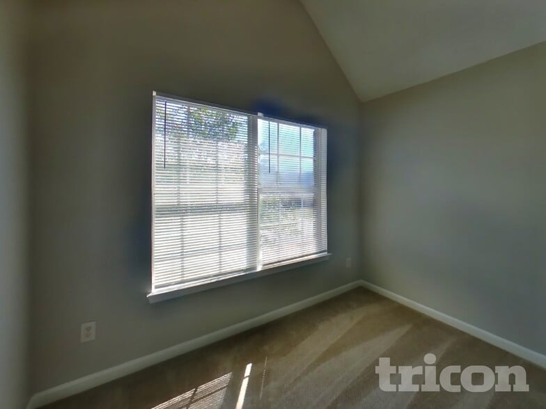 Building Photo - 6469 Snowden Dr