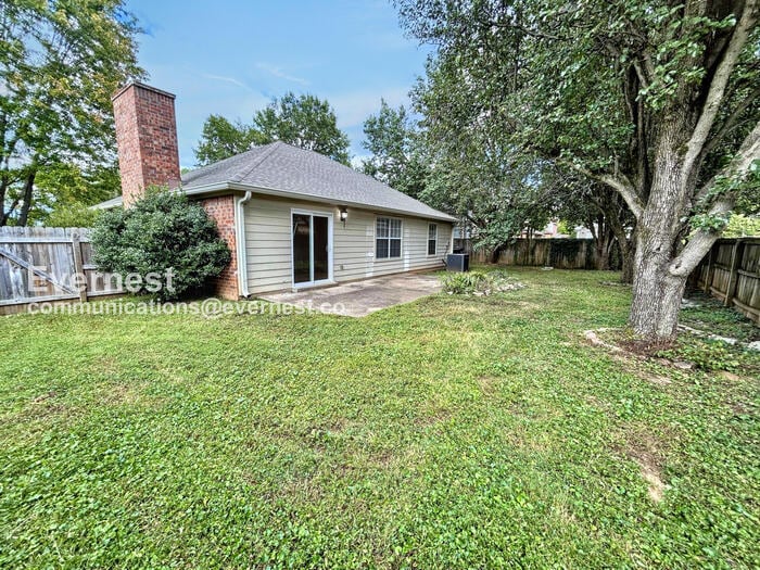 Building Photo - 507 Creek Point