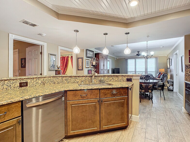 kitchen - 2055 S Atlantic Ave