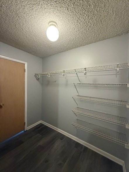 Building Photo - 2105 Florence Ave