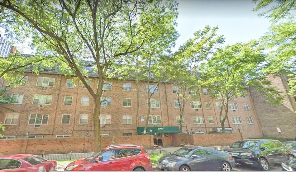 Building Photo - 3710 N Pine Grove Ave
